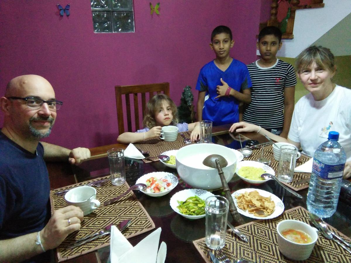 Ceylonima Home Stay アヌラーダプラ エクステリア 写真