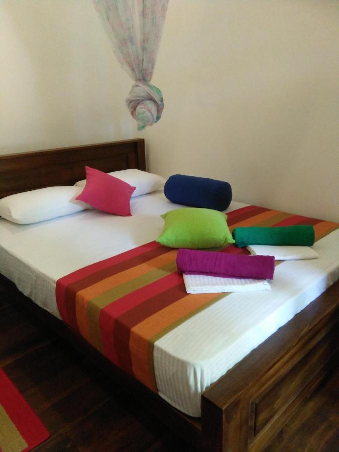 Ceylonima Home Stay アヌラーダプラ エクステリア 写真
